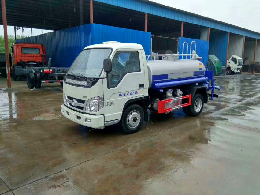 �����О�ˮ܇�N���������О�ˮ܇�S��ֱ�N���������F(tu��n)